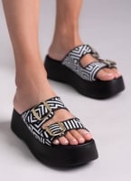 Σανδάλια flatforms με print Estil