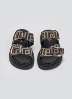 Σανδάλια flatforms με print Tfp