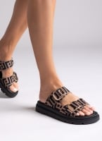 Σανδάλια flatforms με print Tfp