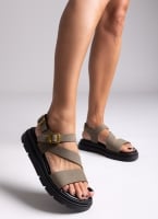 Σανδάλια flatforms nubuck με μπαρέτα Tfp
