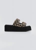 Σανδάλια flatforms ponyskin με print 2552/05