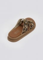 Σανδάλια flatforms ponyskin με print Estil