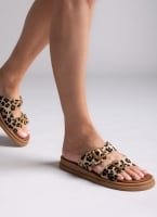 Σανδάλια flatforms ponyskin με print Estil