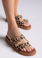 Σανδάλια flatforms ponyskin με print Estil