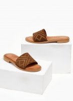 Σανδάλια suede με ανάγλυφη φάσα estil