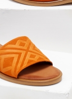 Σανδάλια suede με ανάγλυφη φάσα estil