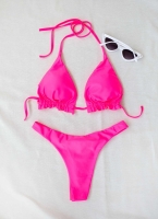 Σετ bikini με frilled λεπτομέρεια