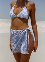 Σετ high leg bikini με κοντό παρεό