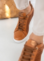 Sneakers δερμάτινα με διάτρητο σχέδιο Carmela 160797