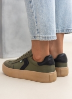 Sneakers flatforms με διχρωμία Xti 142953