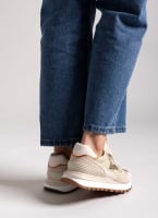 Sneakers με ψηλή σόλα ERYNN