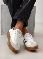 Sneakers flatforms με ρίγα