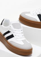 Sneakers flatforms με ρίγα