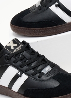 Sneakers με ρίγες Xti 143485