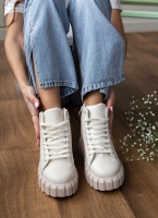 Sneakers μποτάκια με σχέδιο στη σόλα