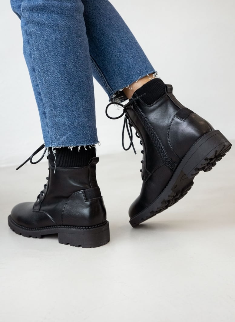Αρβυλάκια με υφασμάτινη λεπτομέρεια Gabi Boots 1993