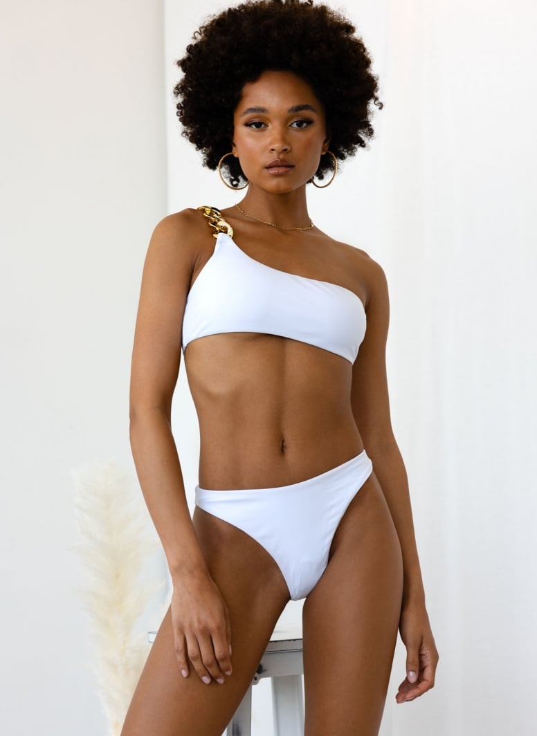 Bikini Set με έναν ώμο και αλυσίδα
