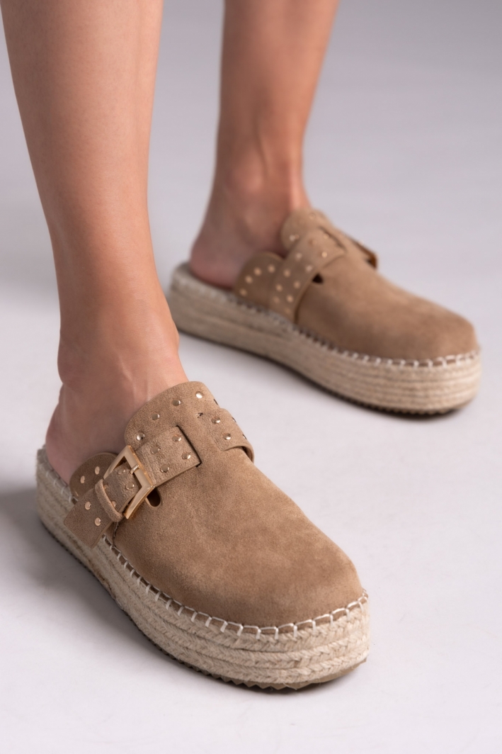 Clogs suede με σχοινί στη σόλα