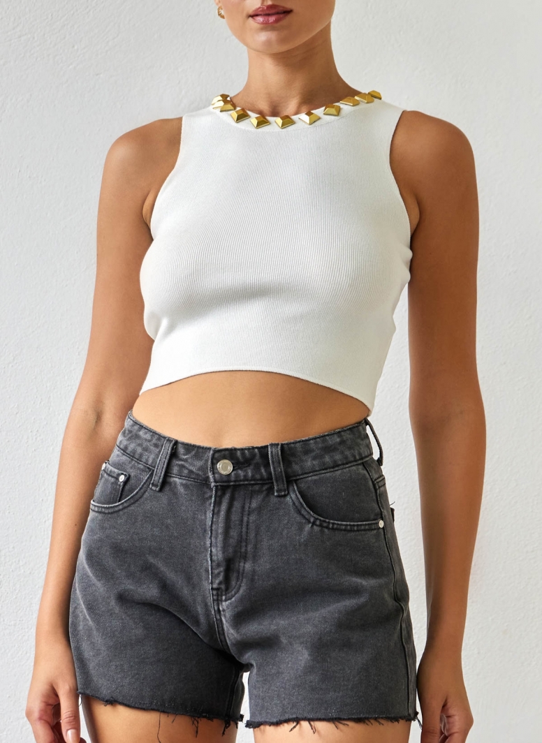 Crop top με τρουκ στη λαιμόκοψη