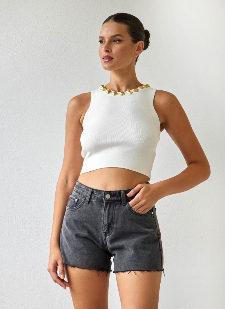 Crop top με τρουκ στη λαιμόκοψη