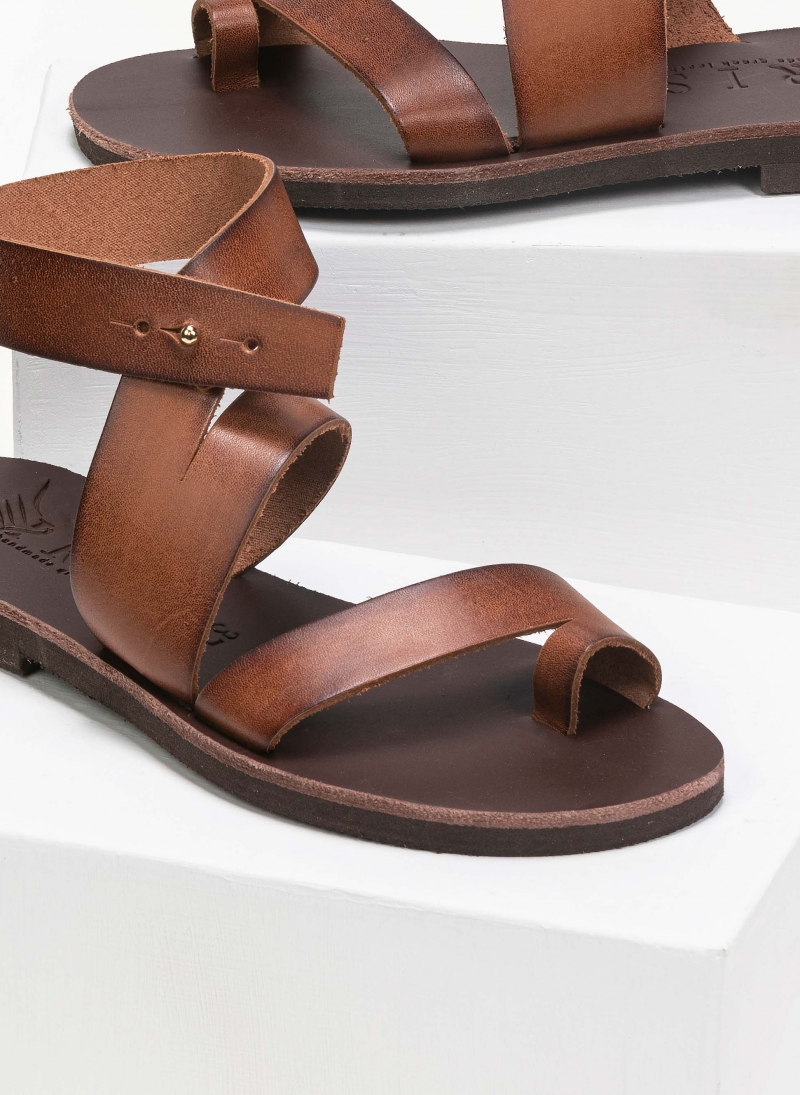 Σανδάλια δερμάτινα με ιδιαίτερο κούμπωμα Iris Sandals