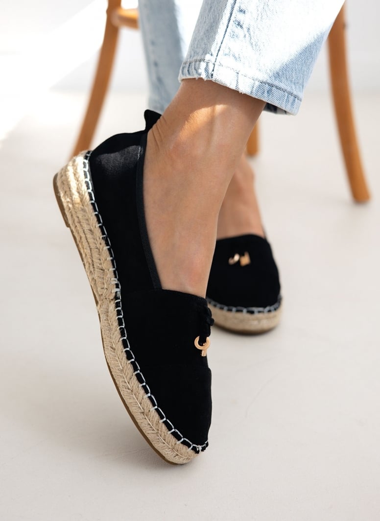 Εσπαντρίγιες suede με μεταλλικά charms