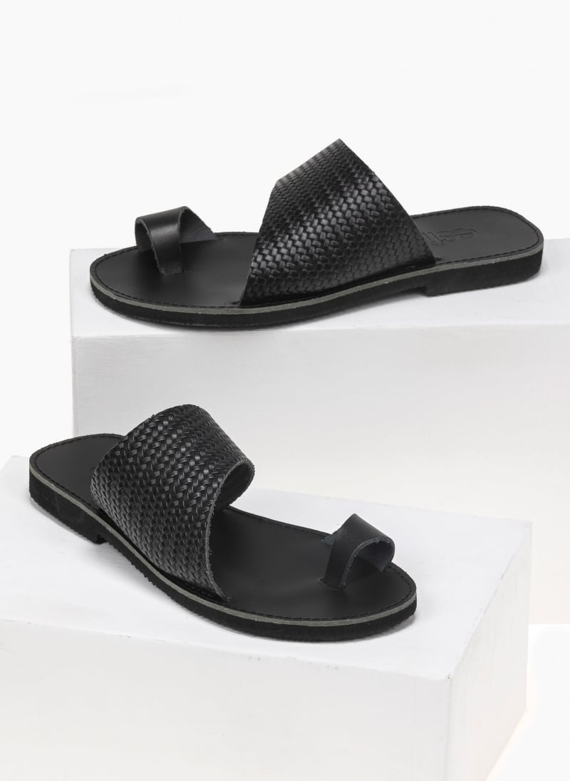 Σανδάλια δερμάτινα με pattern ψάθα estil