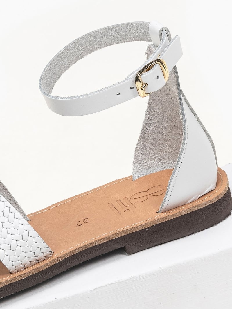 Σανδάλια ankle strap με ανάγλυφο σχέδιο estil 