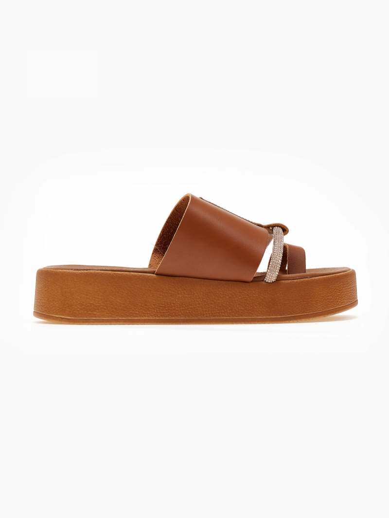 Flatfforms σανδάλια με στρας Estil