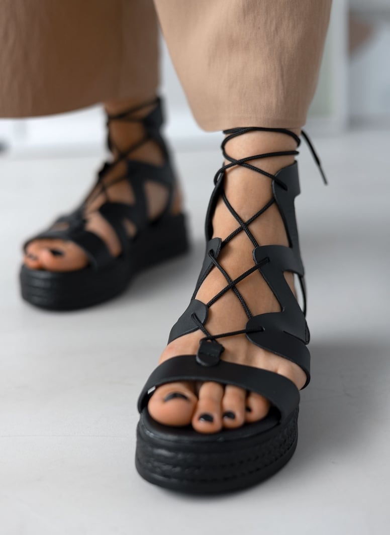 Σανδάλια flatforms δερμάτινα με δέσιμο estil
