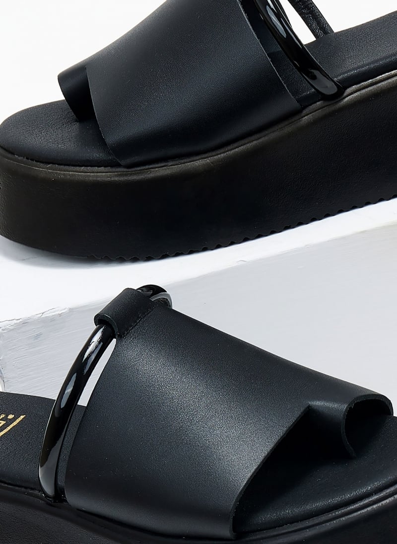Flatforms δερμάτινα με φαρδιά φάσα Estil