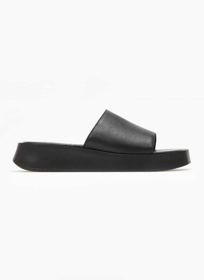 Σανδάλια flatforms δερμάτινα με φαρδιά φάσα tfp