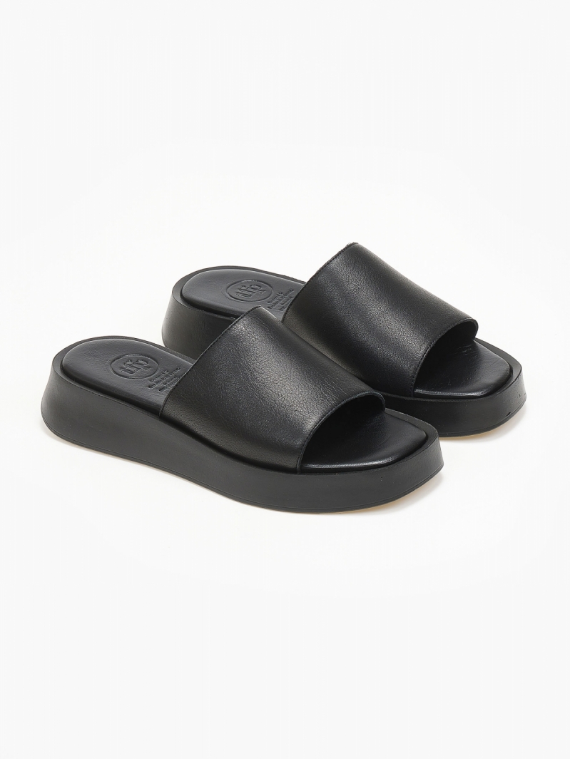 Σανδάλια flatforms δερμάτινα με φαρδιά φάσα tfp