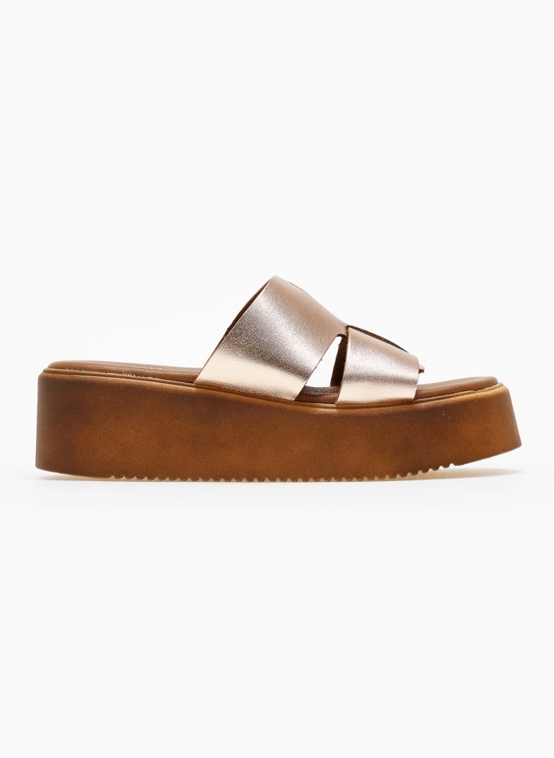 Flatforms δερμάτινα με ιδιαίτερη φάσα Estil