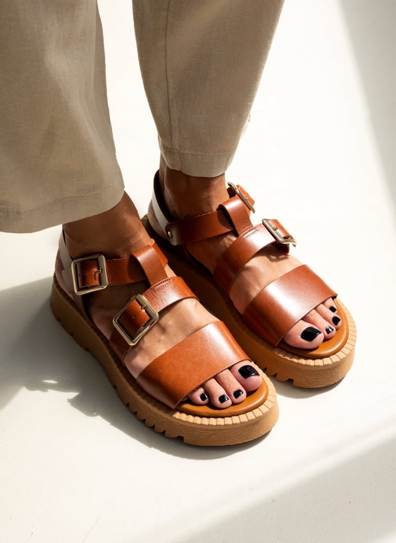 Flatforms δερμάτινα με τοκάδες TFP