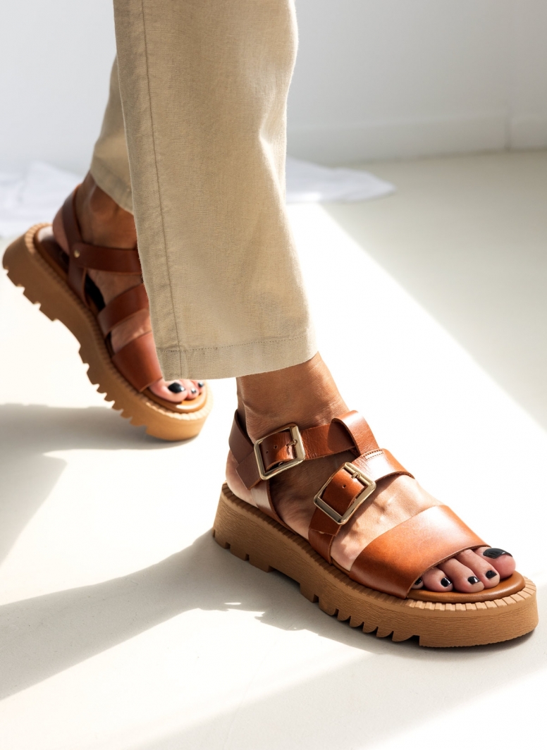 Flatforms δερμάτινα με τοκάδες TFP