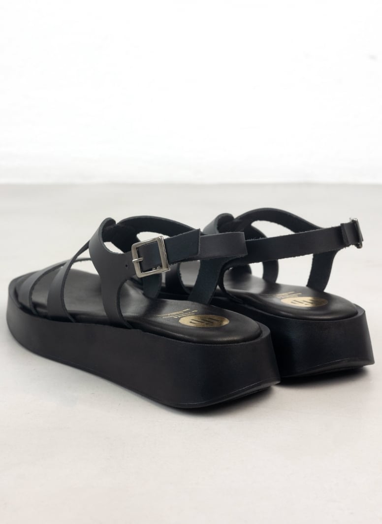 Flatforms δερμάτινα σανδάλια με φάσες TFP