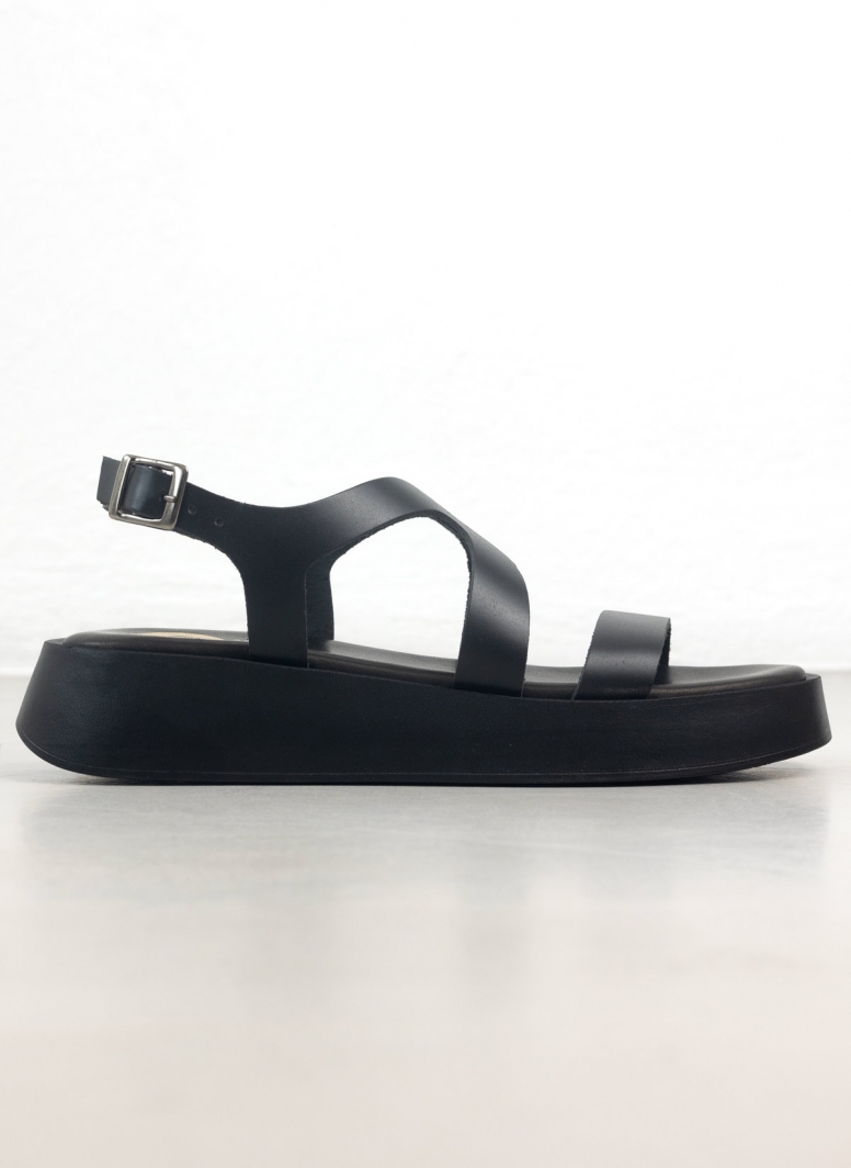 Flatforms δερμάτινα σανδάλια με φάσες TFP