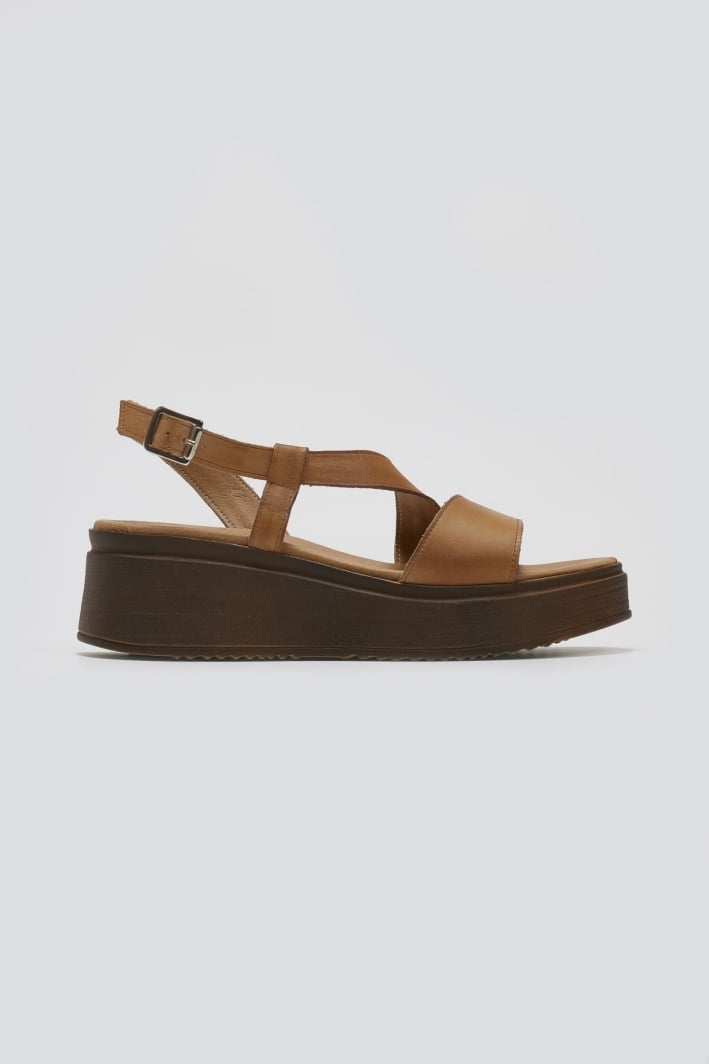 Flatforms δερμάτινα σανδάλια TFP
