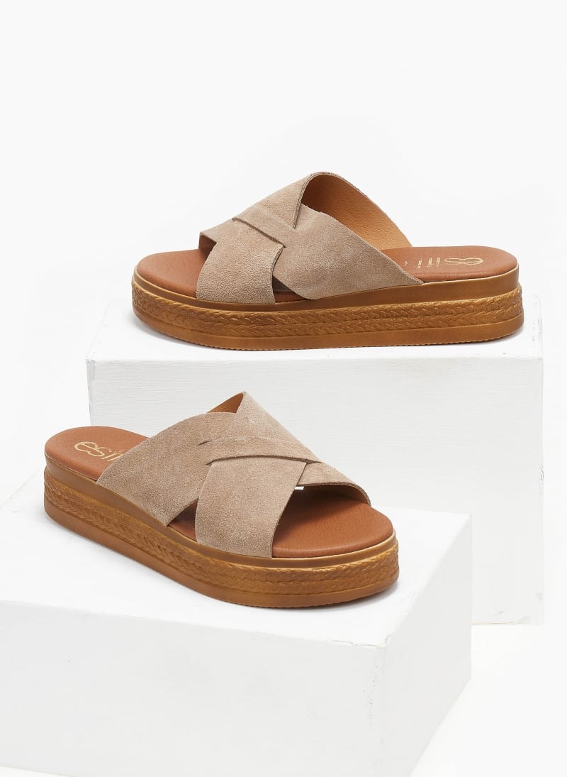 Σανδάλια flatforms καστόρινα estil