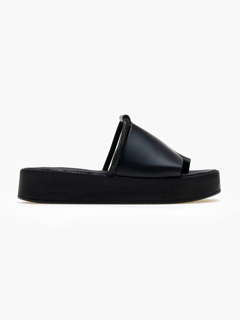Flatforms σανδάλια με φαρδιά φάσα και στρας Estil
