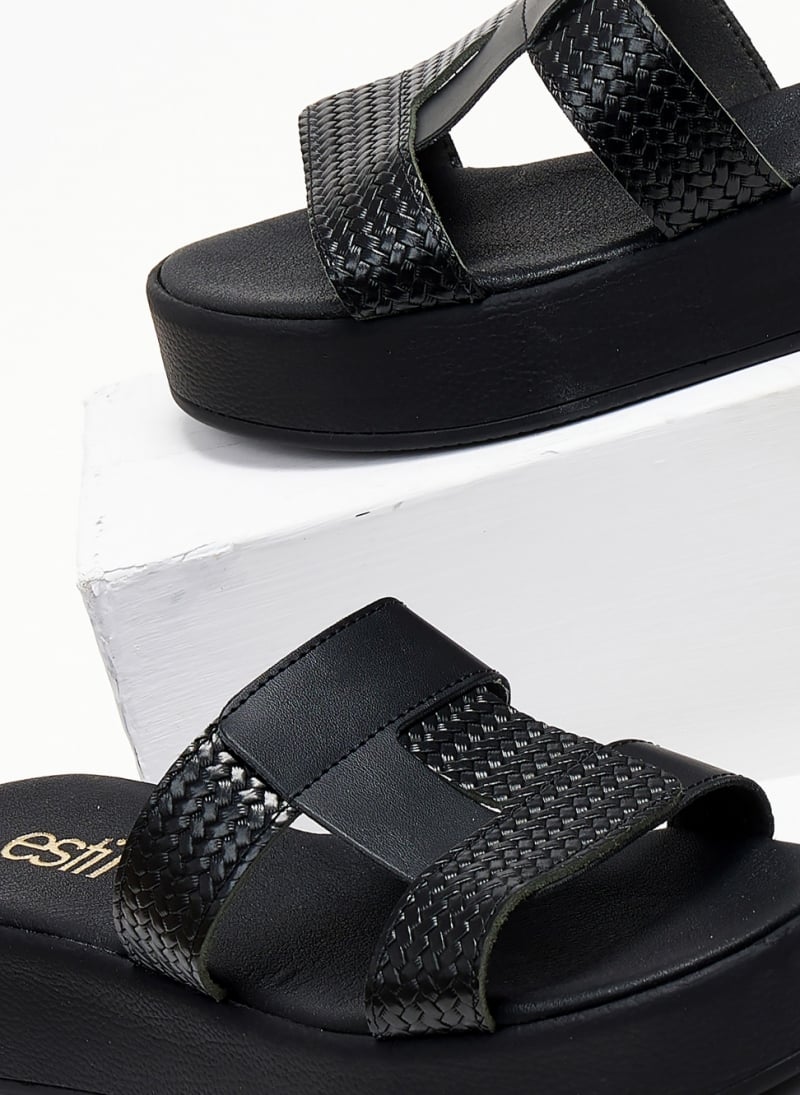 Flatforms σανδάλια με pattern ψάθα Estil