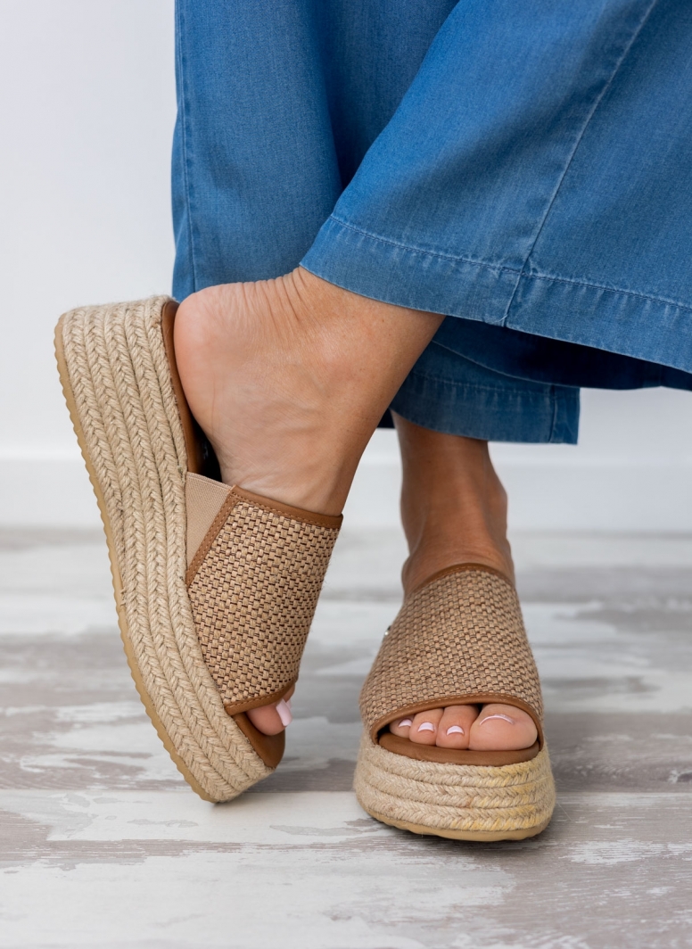 Flatforms σανδάλια με ψάθα και σχοινί Refresh 17175301