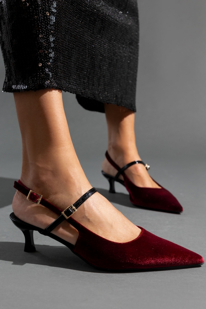Γόβες μυτερές slingback από ύφασμα velvet TFP