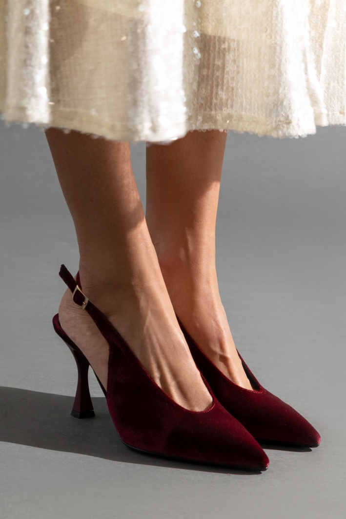 Γόβες μυτερές slingback από velvet ύφασμα TFP