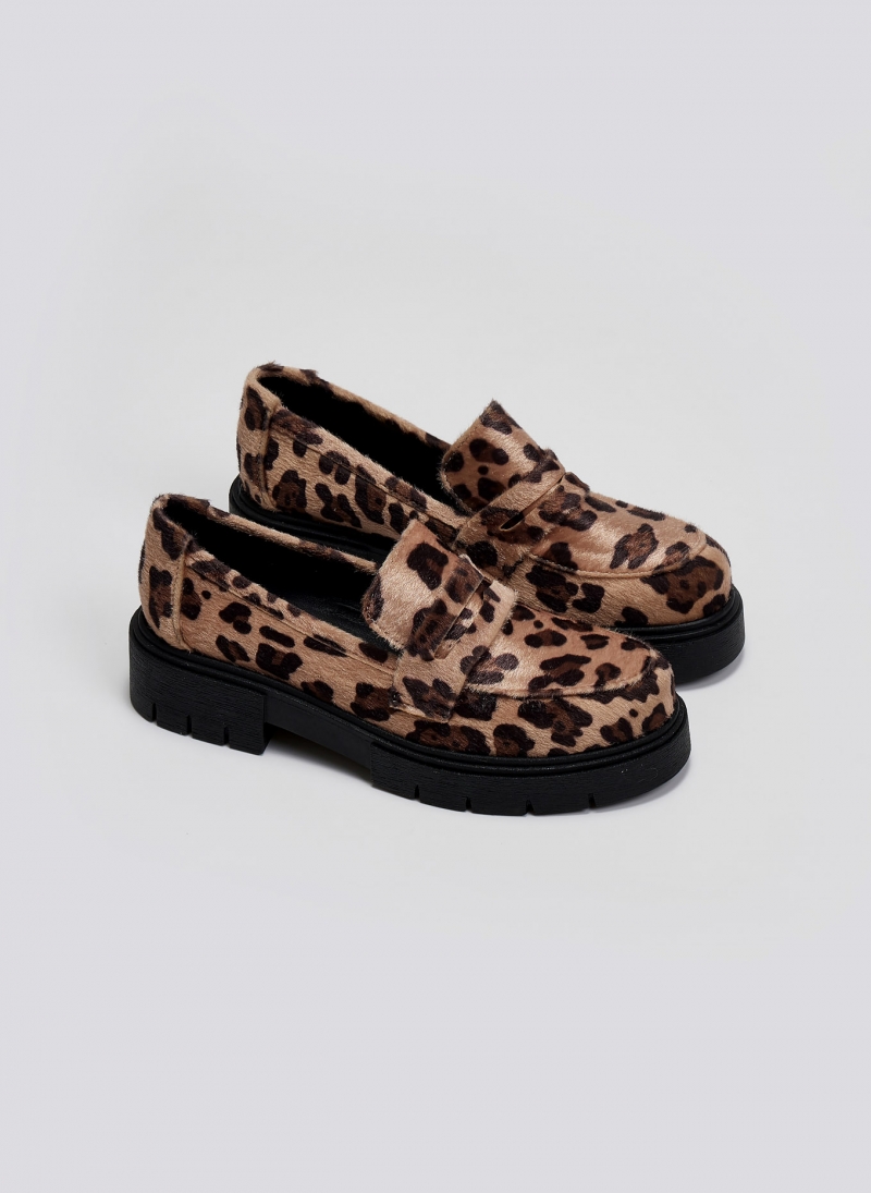 Loafers chunky από συνθετικό ponyskin με print Estil