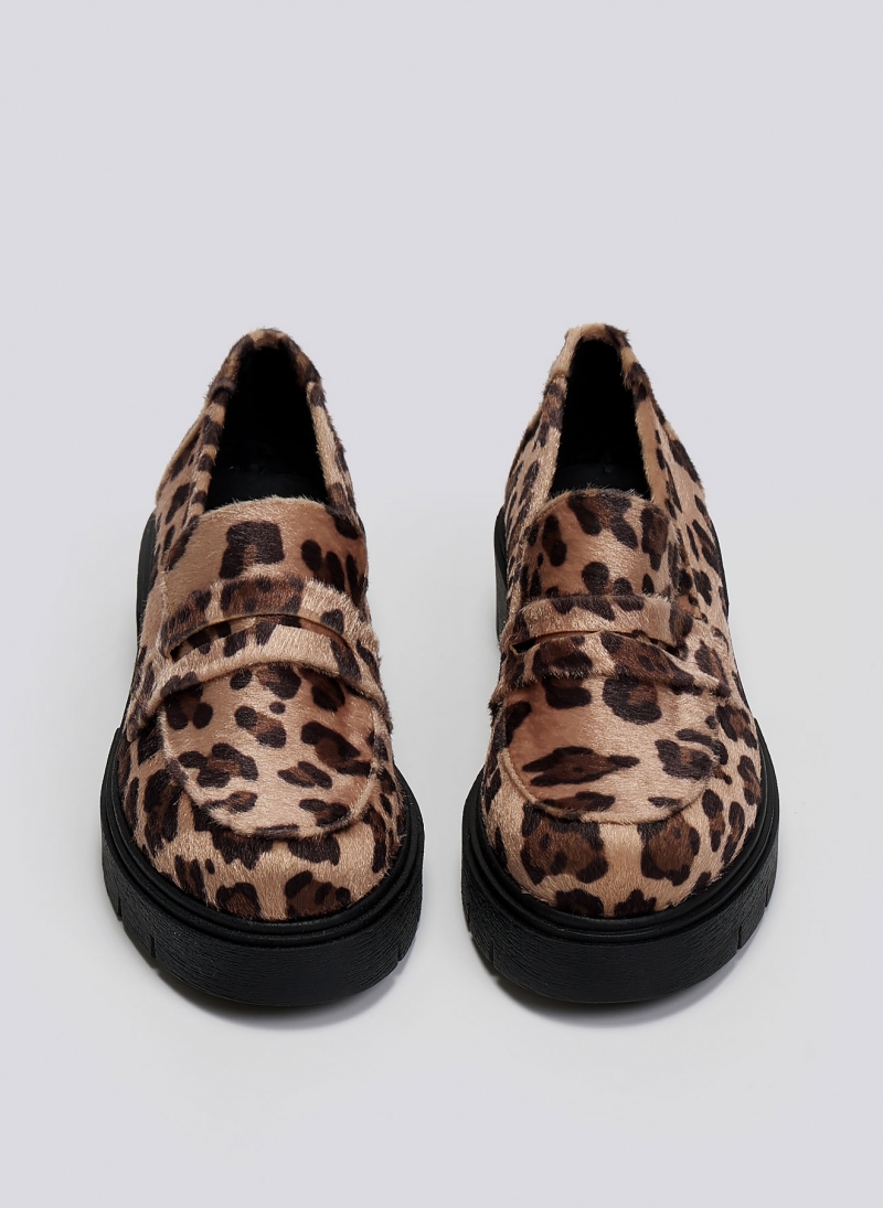 Loafers chunky από συνθετικό ponyskin με print Estil