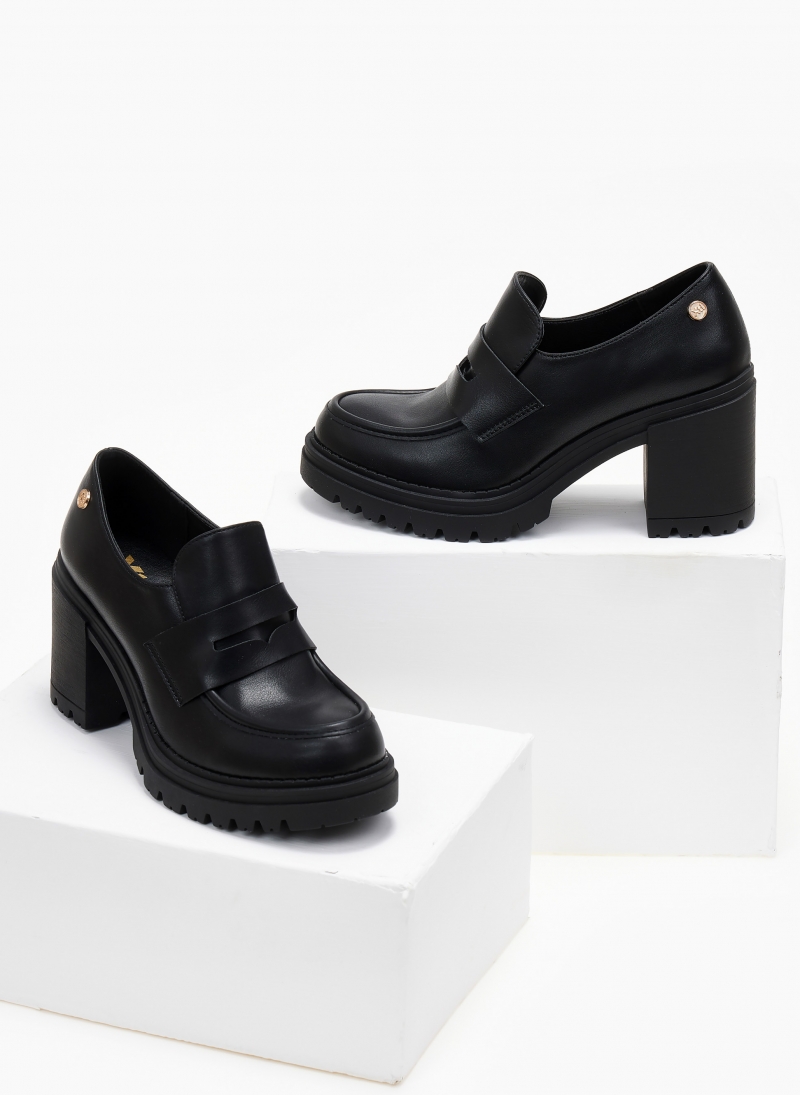 Loafers chunky με τακούνι Xti 141682