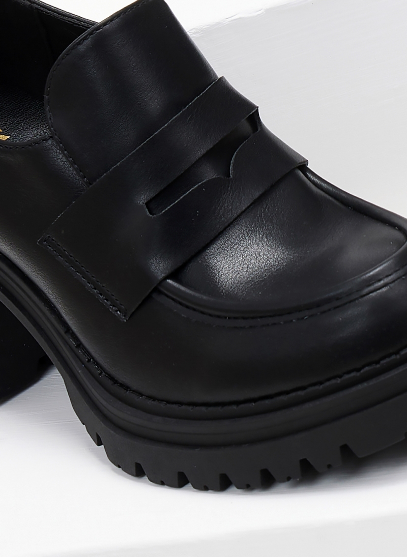 Loafers chunky με τακούνι Xti 141682