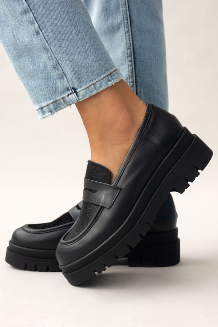 Loafers δερμάτινα με ponyskin TFP